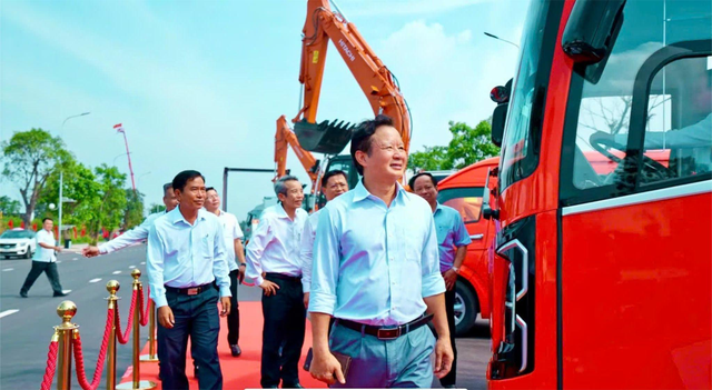 Kim Long Motor ghi dấu ấn mạnh mẽ tại Triển lãm thành tựu đất nước- Ảnh 2. Kim Long Motor ghi dấu ấn mạnh mẽ tại Triển lãm thành tựu đất nước- Ảnh 2.