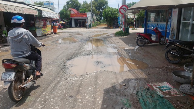 Đường qu&aacute; xuống cấp- Ảnh 1.