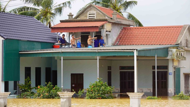 Gồng mình khắc phục…