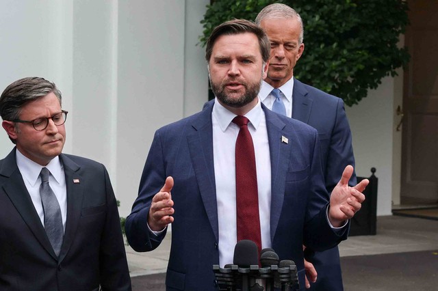 Tin tức đặc biệt tr&ecirc;n b&aacute;o in Thanh Ni&ecirc;n 1.10.2025 - Ảnh 3.