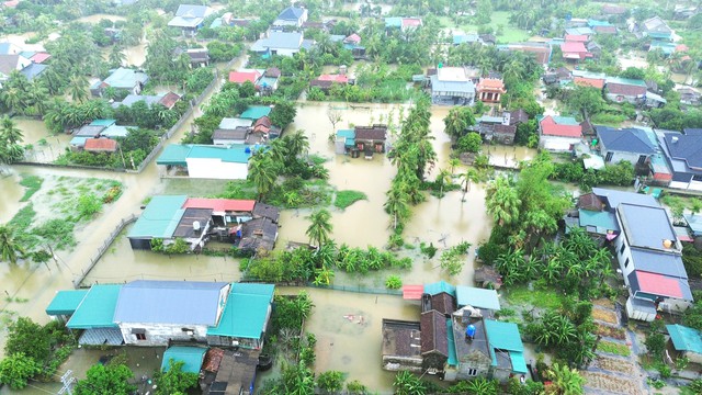 Lũ sông Bưởi vượt đỉnh lịch sử 2007 gây ngập tại xã Thạch Thành - Ảnh 2. Lũ sông Bưởi vượt đỉnh lịch sử 2007 gây ngập tại xã Thạch Thành - Ảnh 2.