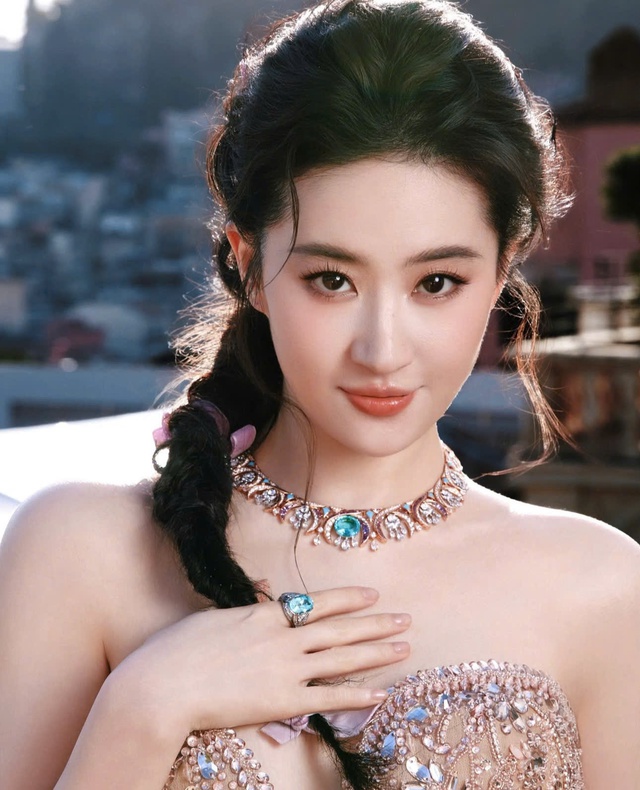 Lưu Diệc Phi bị tố hay 'yêu sách', mang thái độ 'ngôi sao' từ nhỏ - Ảnh 2.