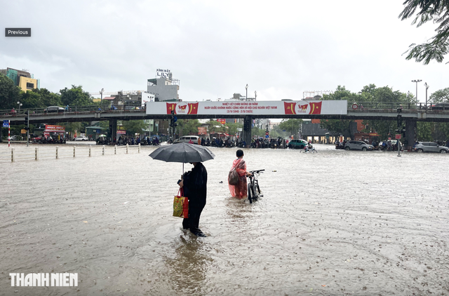 Hà Nội mưa trắng tr…