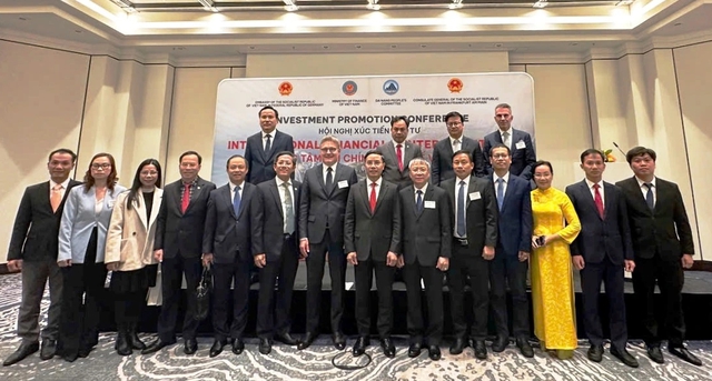 Từ CHLB Đức, Chủ tịch UBND TP.Đà Nẵng cam kết về xây dựng trung tâm tài chính- Ảnh 2.