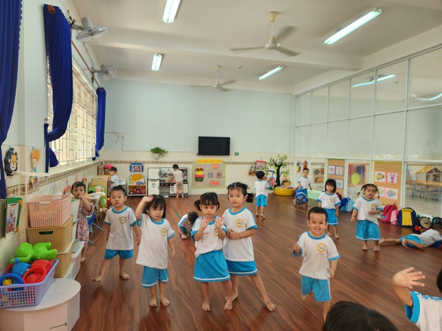 Phụ huynh hỏi về CLB có thu phí bậc mầm non, Sở GD-ĐT TP.HCM nói rõ - Ảnh 2.