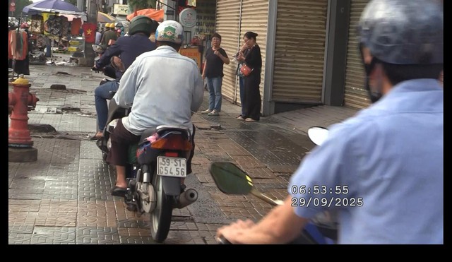 Tra cứu xe máy đi trên vỉa hè đường Trường Chinh bị CSGT TP.HCM phạt nguội  - Ảnh 5.