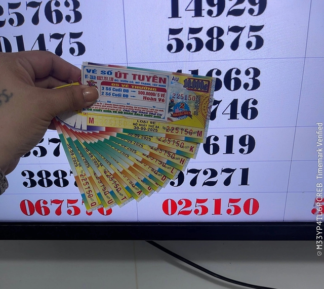 Xổ số miền Nam ng&agrave;y 30 th&aacute;ng 9: Nhiều đại l&yacute; vừa đổi 182 tờ tr&uacute;ng số - Ảnh 2.