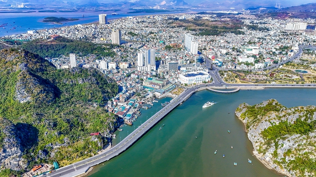 Quảng Ninh khẳng định khát vọng vươn lên thành phố trực thuộc Trung ương - Ảnh 2.