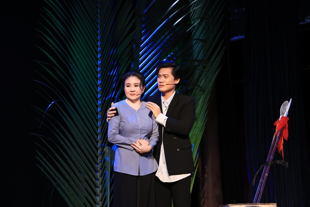 NSND Thanh Ngân gây xúc động với 'Giấc mộng đêm xuân'- Ảnh 2. NSND Thanh Ngân gây xúc động với 'Giấc mộng đêm xuân'- Ảnh 2.