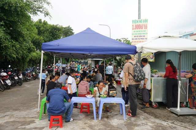 Quán mì gói 1.000 đồng- Ảnh 3.