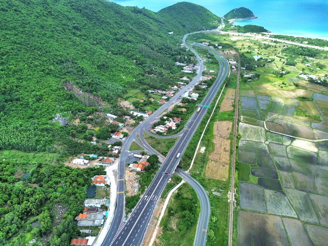 Cao tốc Vân Phong - Nha Trang vẫn chưa thể thông toàn tuyến ? - Ảnh 2.