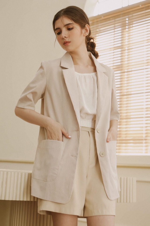 Chào thu với trang phục gam màu trung tính - Ảnh 1.