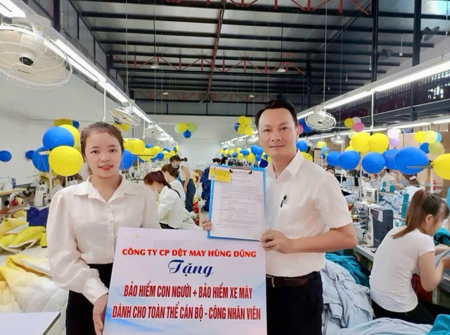 Quảng Trị: Doanh nghiệp lùi giờ làm việc để nhân viên đưa con đi khai giảng- Ảnh 1. Quảng Trị: Doanh nghiệp lùi giờ làm việc để nhân viên đưa con đi khai giảng- Ảnh 1.
