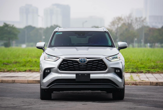 Xe nhập Mỹ Toyota Highlander dùng 4 năm, bán lại đắt hơn xe sang Đức - Ảnh 2.