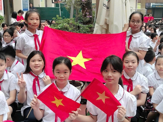 Lễ khai giảng đặc biệt kỷ niệm 80 năm ngành giáo dục việt nam - Ảnh 3. Lễ khai giảng đặc biệt kỷ niệm 80 năm ngành giáo dục việt nam - Ảnh 3.