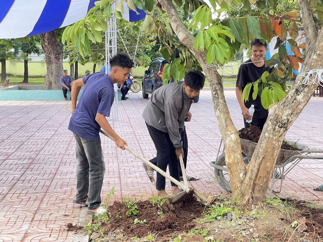 Trường biên giới trước ngày khai giảng năm học mới - Ảnh 2.
