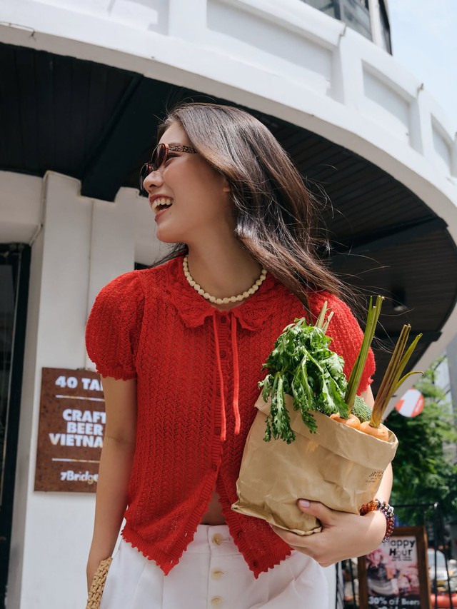 Nhẹ nhàng, trẻ trung bất ngờ khi nàng diện áo cardigan- Ảnh 3. Nhẹ nhàng, trẻ trung bất ngờ khi nàng diện áo cardigan- Ảnh 3.