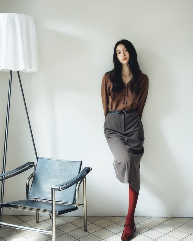 Nhẹ nhàng, trẻ trung bất ngờ khi nàng diện áo cardigan- Ảnh 9. Nhẹ nhàng, trẻ trung bất ngờ khi nàng diện áo cardigan- Ảnh 9.