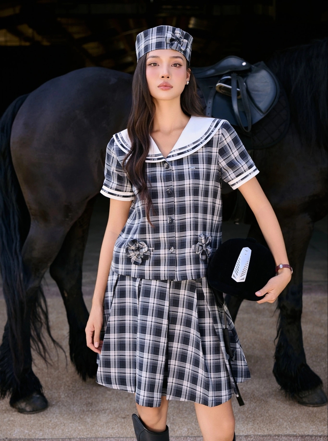 Diện trang phục theo set đồng bộ, cách mặc sành điệu của mùa - Ảnh 3.