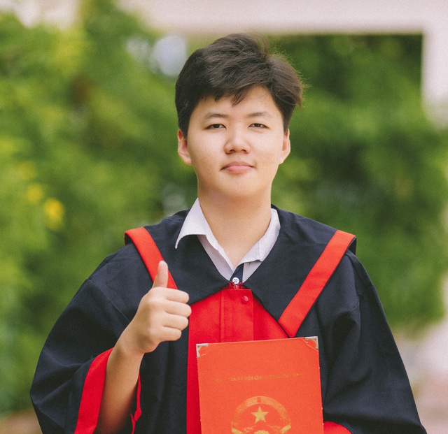 Các thủ khoa Trường ĐH Bách khoa TP.HCM cùng đạt điểm tuyệt đối môn toán - Ảnh 4.