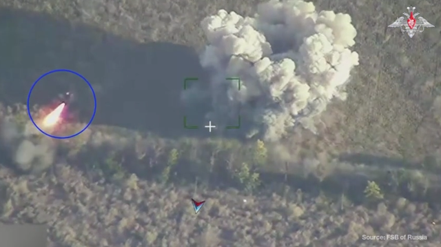 Russia says it captures 'about half' of Ukrainian city Kupiansk, Kyiv denies report - Ảnh 1.