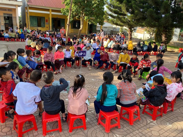 Thầy hiệu trưởng có tấm lòng nhân ái- Ảnh 2. Thầy hiệu trưởng có tấm lòng nhân ái- Ảnh 2.