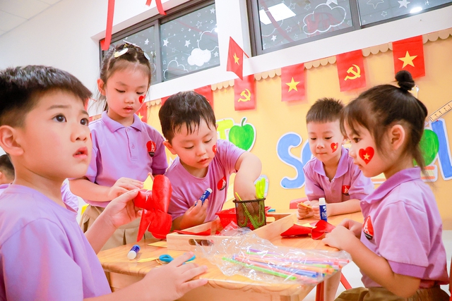 Miễn học phí từ mầm non đến phổ thông, học sinh không cần nộp đơn- Ảnh 1. Miễn học phí từ mầm non đến phổ thông, học sinh không cần nộp đơn- Ảnh 1.