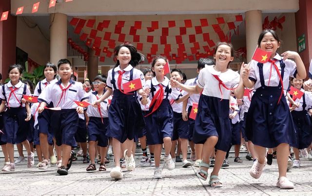 นักเรียนทั่วประเทศเข้าร่วมพิธีเปิดพิเศษ - ภาพที่ 1