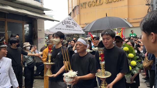 Đưa NSƯT Ngọc Trinh về nơi an nghỉ cuối cùng - Ảnh 6.