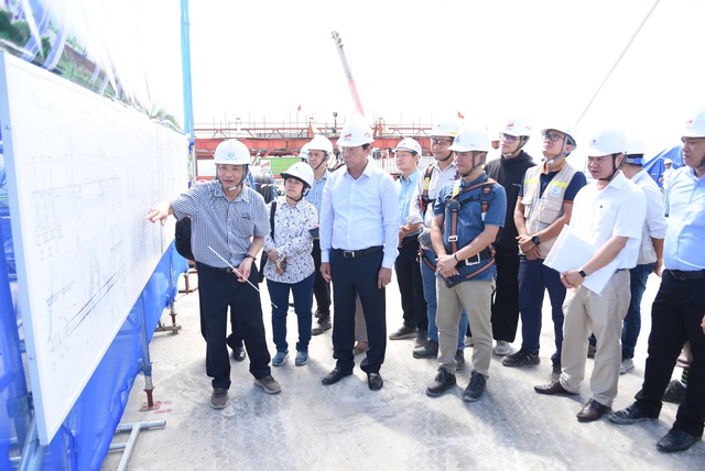 Cầu Phước An: Căng bó cáp dây văng , công trình vượt sông lớn nhất châu Á - Ảnh 1. Cầu Phước An: Căng bó cáp dây văng , công trình vượt sông lớn nhất châu Á - Ảnh 1.