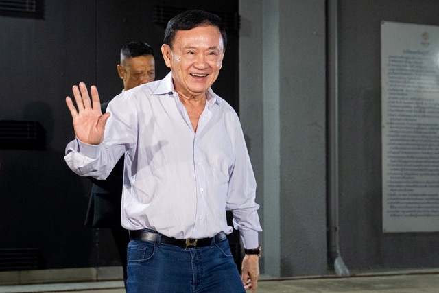 Thaksin Shinawatra giải thích lý do chuyển hướng từ Singapore sang Dubai - Ảnh 1. Thaksin Shinawatra giải thích lý do chuyển hướng từ Singapore sang Dubai - Ảnh 1.