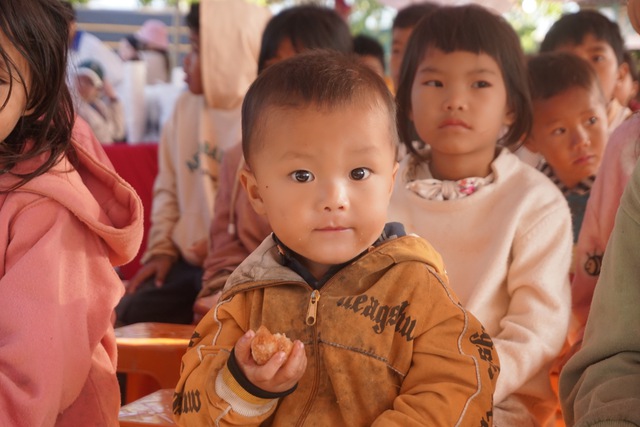 Ôm trọn tuổi trẻ để chở che trẻ thơ - Ảnh 3.