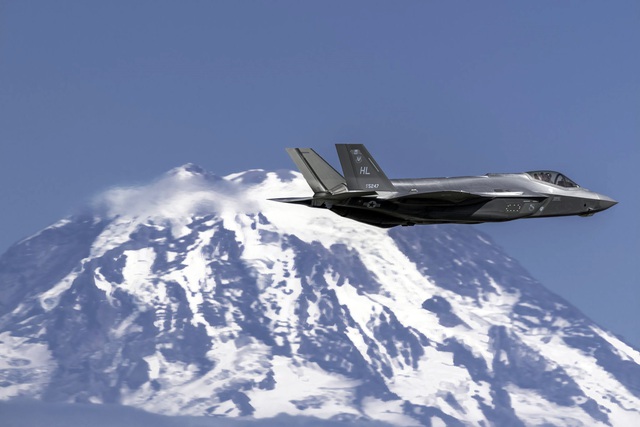 Mỹ điều động 10 chiến đấu cơ F-35 đến Caribbean giữa căng thẳng với Venezuela? - Ảnh 1.