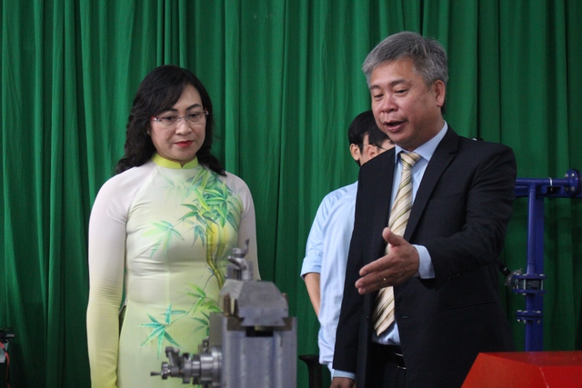 Khai giảng tại ngôi trường Bác Hồ từng học: Từ đam mê mạch điện đến thủ khoa - Ảnh 3.