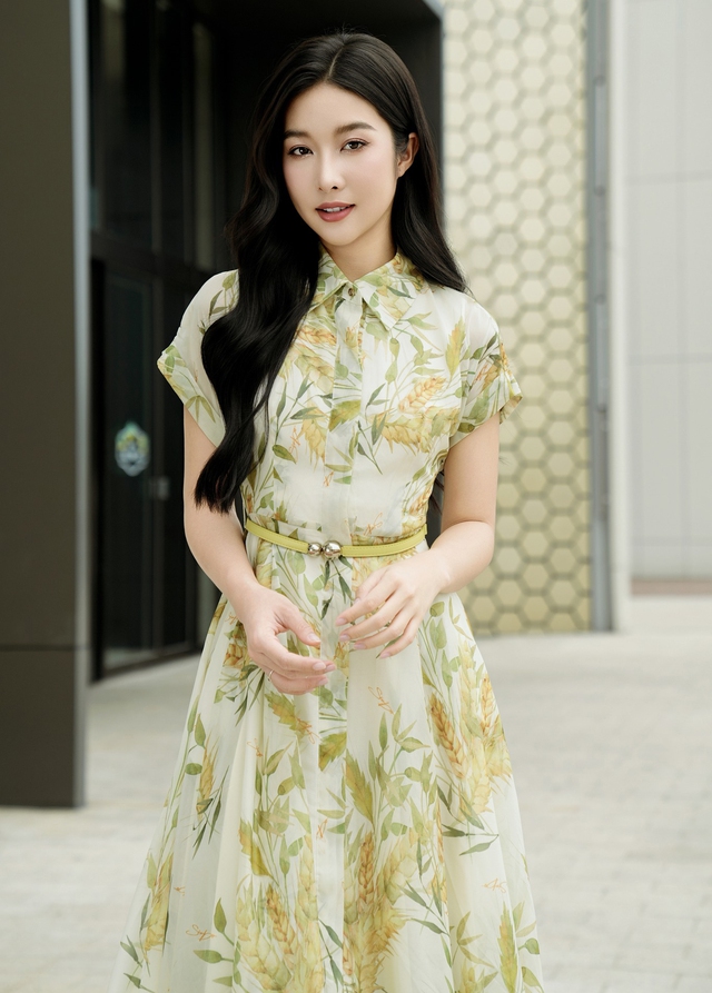 Mặc đẹp, sang dễ dàng cùng váy sơ mi họa tiết- Ảnh 1.
