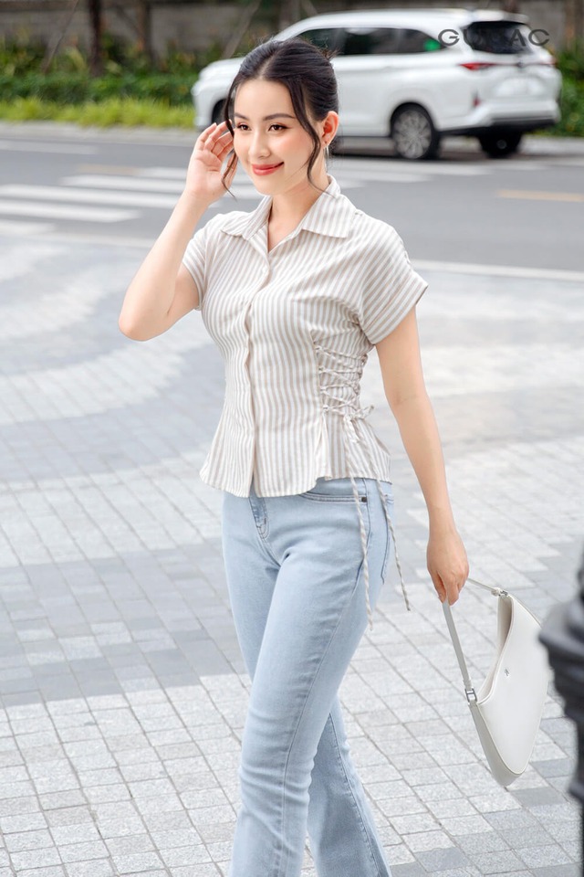 Áo sơ mi chiết eo là 'chìa khóa' cho vẻ ngoài thon gọn- Ảnh 3.