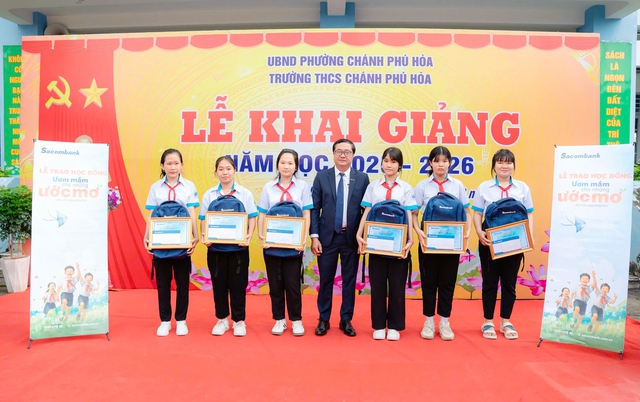 Sacombank ‘Ươm mầm cho những ước mơ’ - chung tay vun đắp thế hệ trẻ - Ảnh 3.