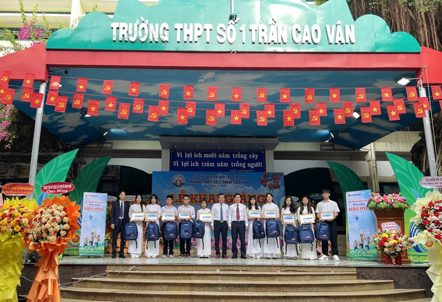 Sacombank ‘Ươm mầm cho những ước mơ’ - chung tay vun đắp thế hệ trẻ - Ảnh 4.
