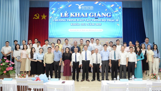 TP.HCM: 194 tân học viên thạc sĩ trường ĐH Thủ Dầu Một vào năm học mới - Ảnh 1.
