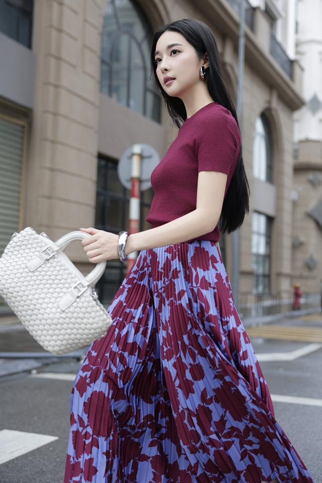 Quần ống rộng, váy dài và áo polo dệt kim, cặp đôi mới của mùa - Ảnh 3.