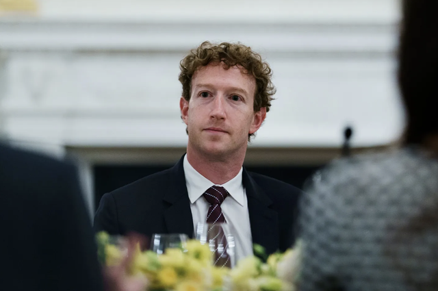 Mark Zuckerberg kiện Meta vì tài khoản Facebook bị khóa 5 lần trong 8 năm - Ảnh 2. Mark Zuckerberg kiện Meta vì tài khoản Facebook bị khóa 5 lần trong 8 năm - Ảnh 2.
