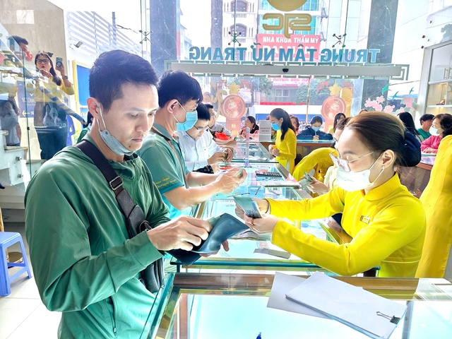 Kiểm soát chặt thị trường vàng và tỷ giá - Ảnh 1. Kiểm soát chặt thị trường vàng và tỷ giá - Ảnh 1.