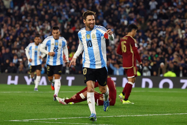Messi gửi thông điệp đầy ẩn ý, David Beckham mừng ra mặt- Ảnh 2.