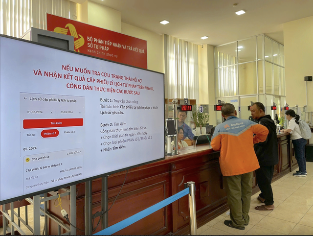 Cần cấm lạm dụng yêu cầu phiếu lý lịch tư pháp - Ảnh 1.