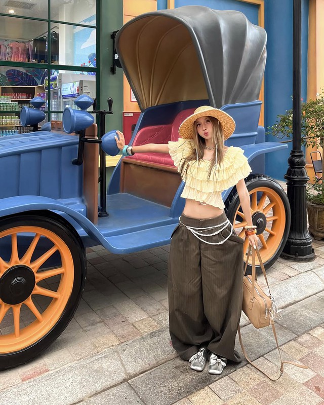 Nét chấm phá ngọt ngào cho nàng với trang phục bèo nhún- Ảnh 5.