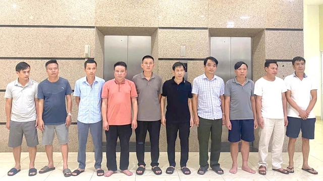 Vụ bắt giữ trùm giang hồ Mạnh 'gỗ': Nhiều cán bộ kiểm lâm nhận hối lộ- Ảnh 1. Vụ bắt giữ trùm giang hồ Mạnh 'gỗ': Nhiều cán bộ kiểm lâm nhận hối lộ- Ảnh 1.