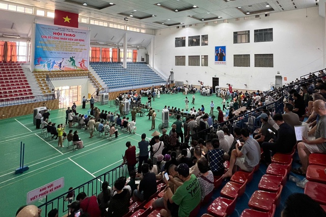 Phường đông dân nhất Hà Nội tiếp tục chi trả 100.000 đồng quà Quốc khánh- Ảnh 3. Phường đông dân nhất Hà Nội tiếp tục chi trả 100.000 đồng quà Quốc khánh- Ảnh 3.