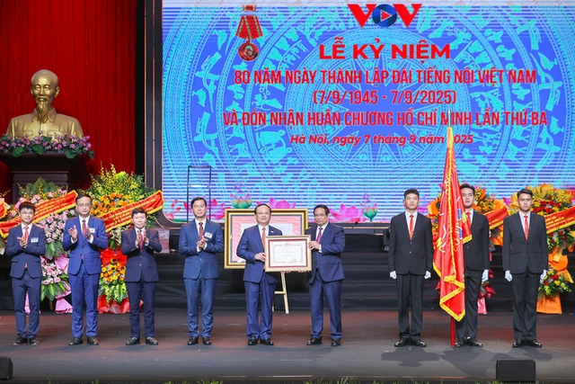 VOV phải trở thành một trong những đài phát thanh hàng đầu trong khu vực - Ảnh 2. VOV phải trở thành một trong những đài phát thanh hàng đầu trong khu vực - Ảnh 2.