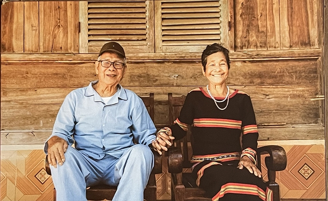 Những câu chuyện thời hoa lửa: Tình yêu hơn nửa thế kỷ từ khói lửa chiến tranh- Ảnh 3. Những câu chuyện thời hoa lửa: Tình yêu hơn nửa thế kỷ từ khói lửa chiến tranh- Ảnh 3.