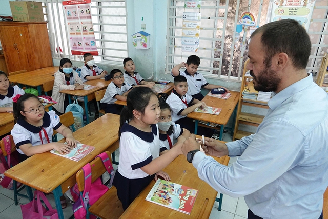 Đưa tiếng Anh thành ngôn ngữ thứ hai: Yếu tố thành công trong giáo dục việt nam - Ảnh 1. Đưa tiếng Anh thành ngôn ngữ thứ hai: Yếu tố thành công trong giáo dục việt nam - Ảnh 1.